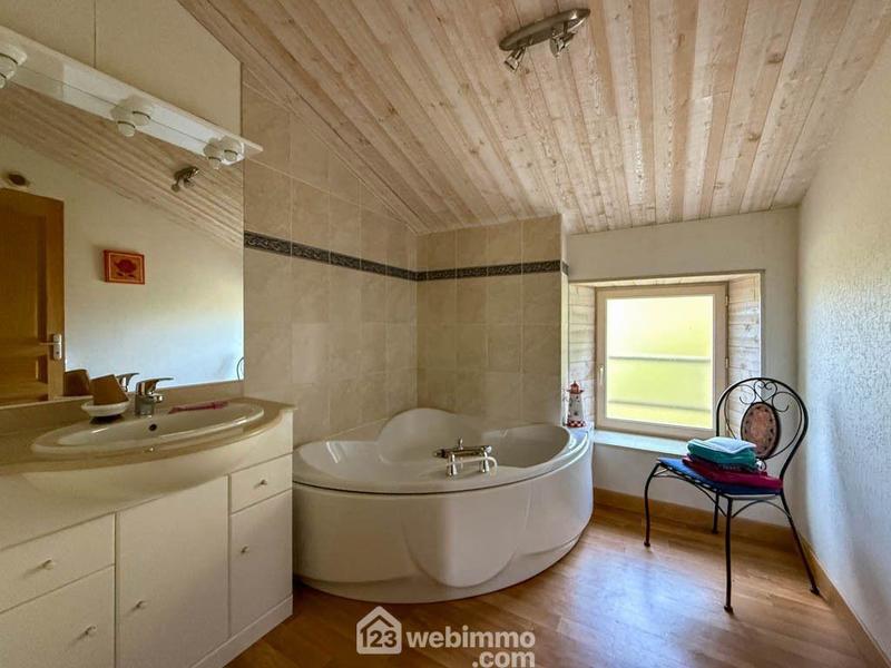 Maison - 692 m² - 21 pièces