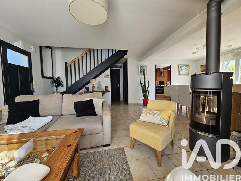 Maison - 95 m² - 5 pièces