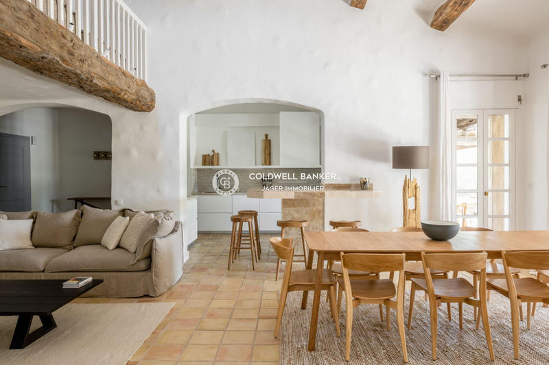 Villa - 200 m² - 6 pièces