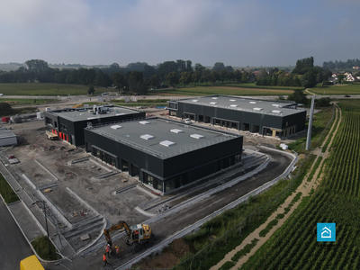 Local d'activités - 105 m²