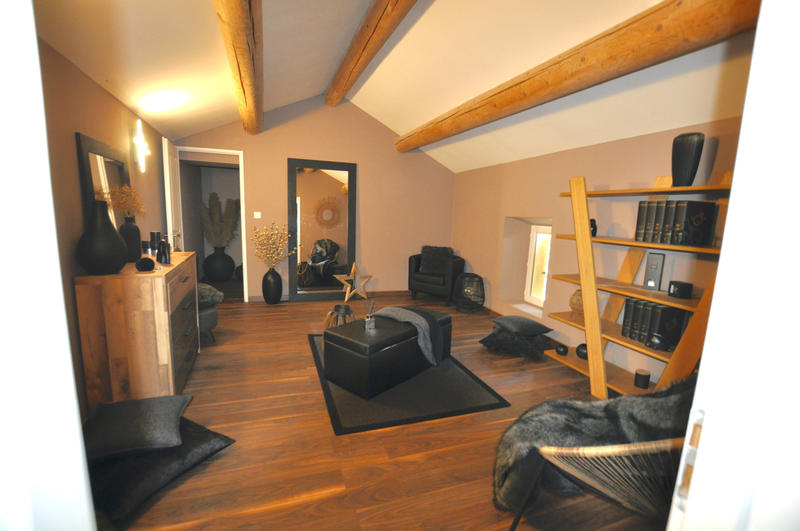 Propriété - 267 m² - 10 pièces