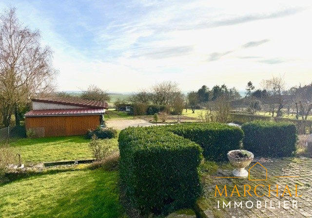 Maison traditionnelle - 200 m² - 8 pièces