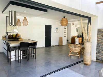 Maison - 196 m² - 7 pièces