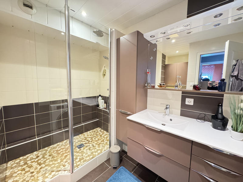 Appartement - 75 m² - 3 pièces