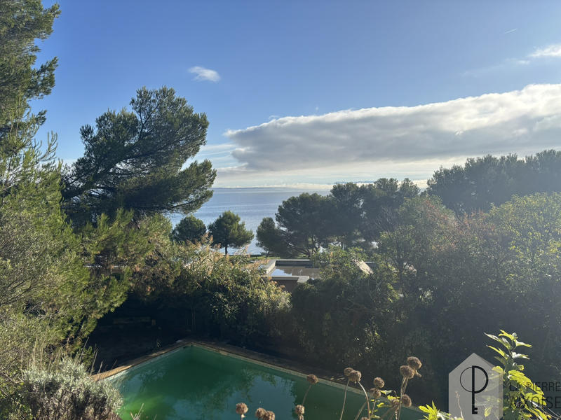 Maison - 198 m² - 8 pièces