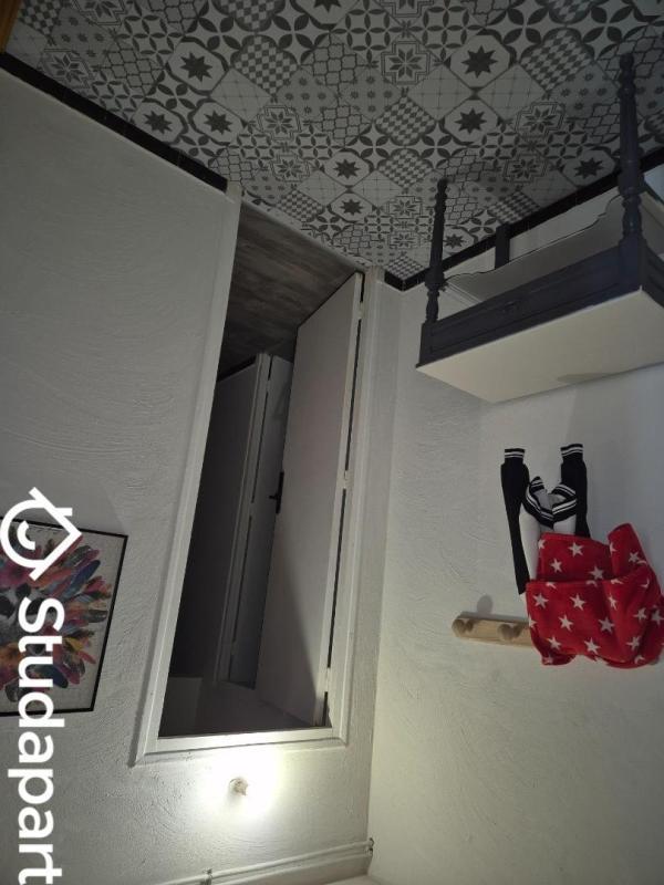 Chambre - 10 m² - 1 pièce