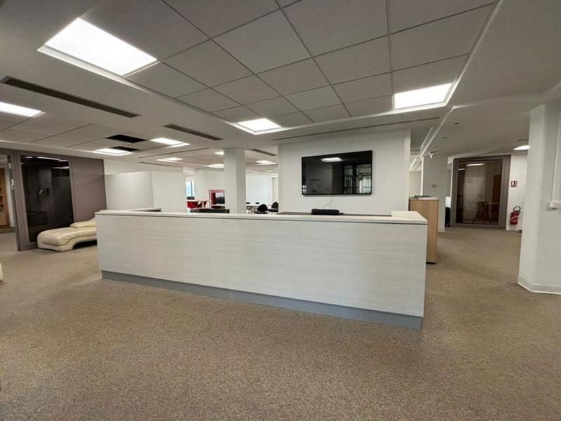 Bureau - 1 500 m²