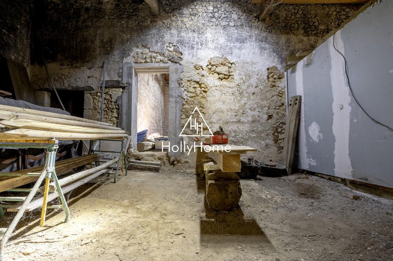 Maison - 290 m² - 8 pièces