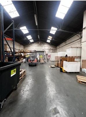 Entrepôt - 1 100 m²