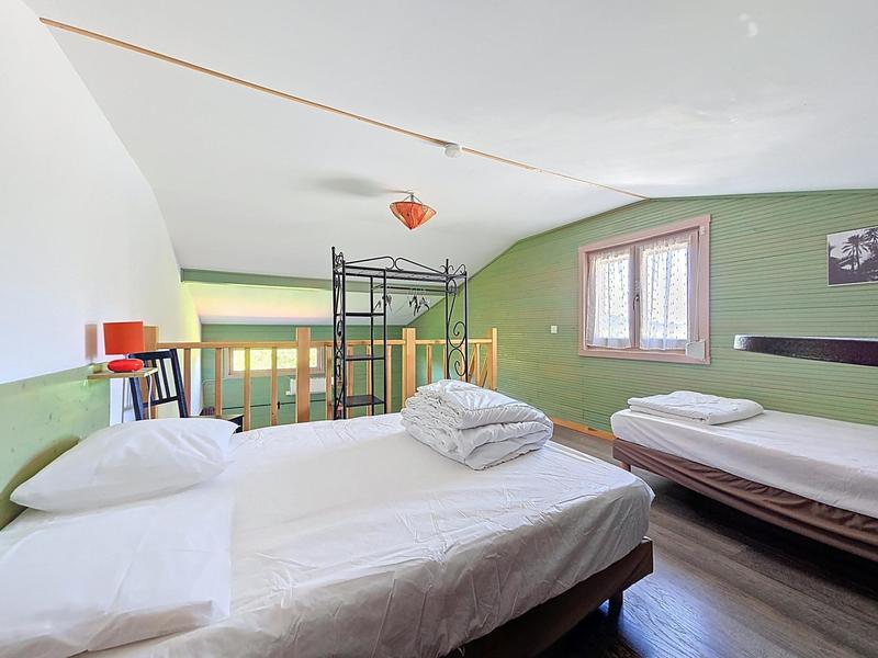 Maison - 170 m² - 9 pièces