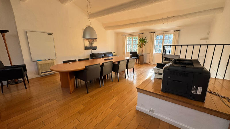 Bureau - 93 m² - 1 pièce