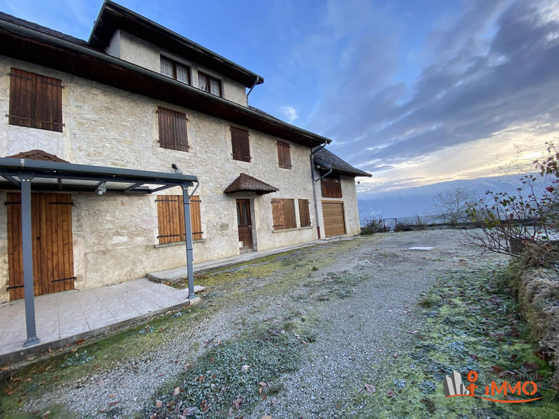 Maison - 166 m² - 9 pièces