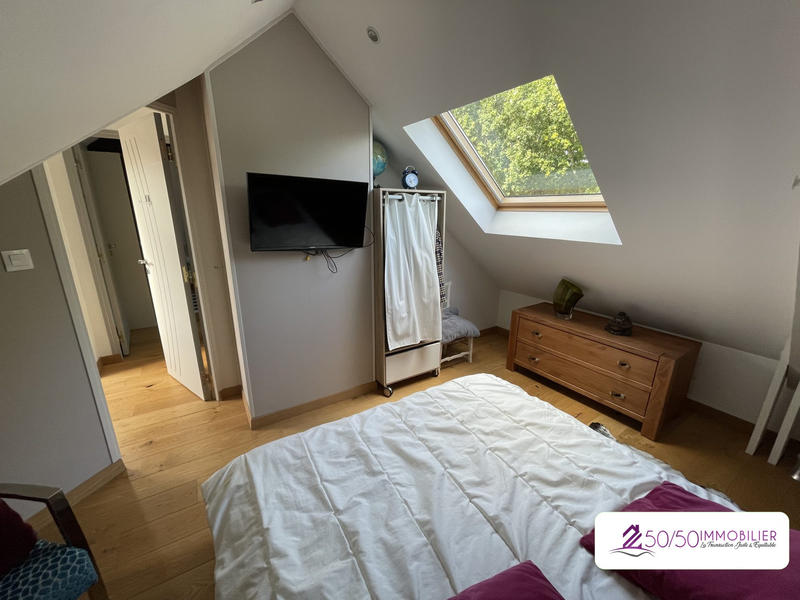 Maison - 252 m² - 9 pièces