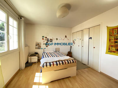 Maison - 180 m² - 6 pièces