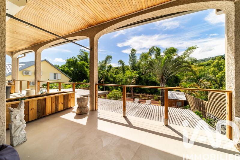 Maison - 255 m² - 8 pièces