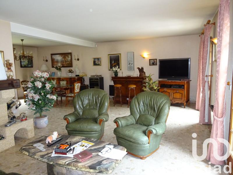 Maison - 205 m² - 9 pièces