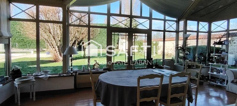 Maison de maîtres - 350 m² - 8 pièces