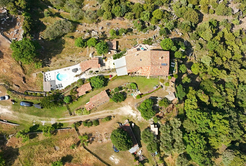 Maison - 180 m² - 9 pièces