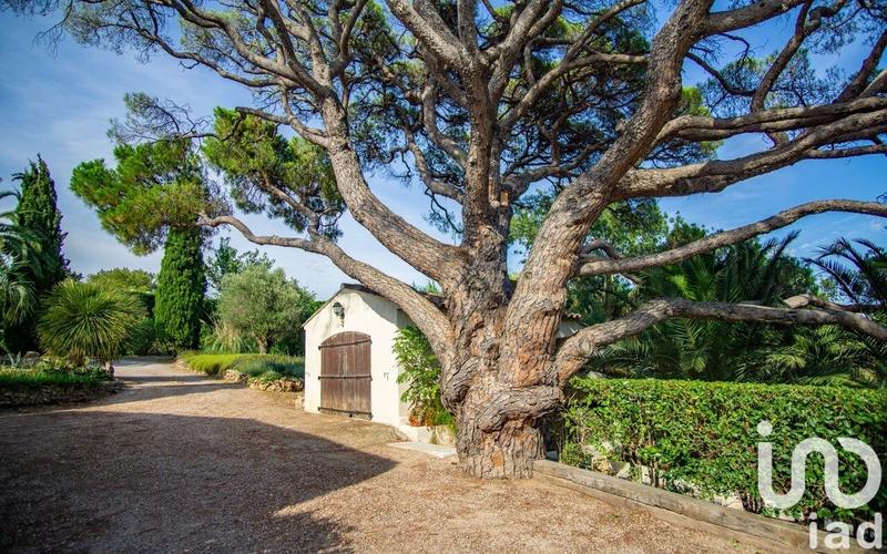 Maison - 237 m² - 9 pièces