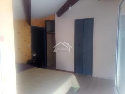 Maison - 228 m² - 12 pièces