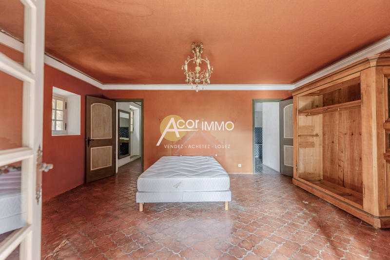 Maison - 400 m² - 10 pièces