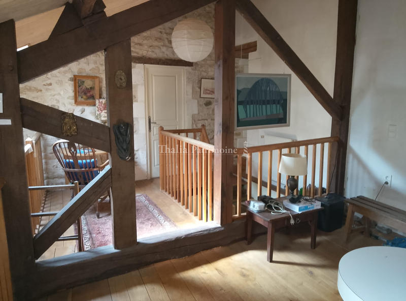 Maison - 240 m² - 9 pièces