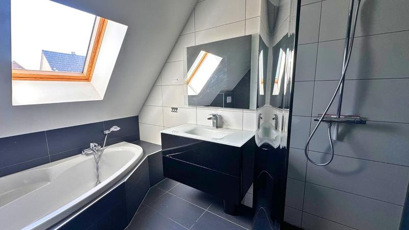 Maison - 90 m² - 6 pièces