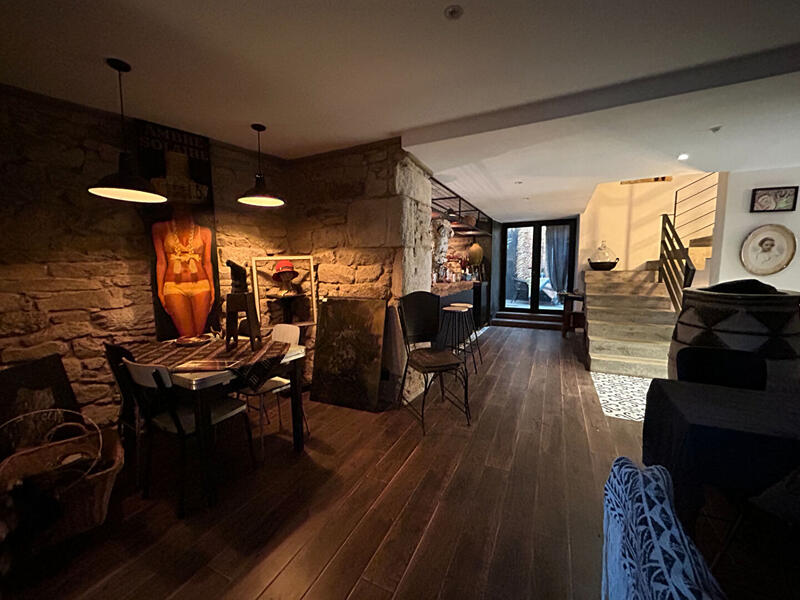 Maison - 181 m² - 7 pièces