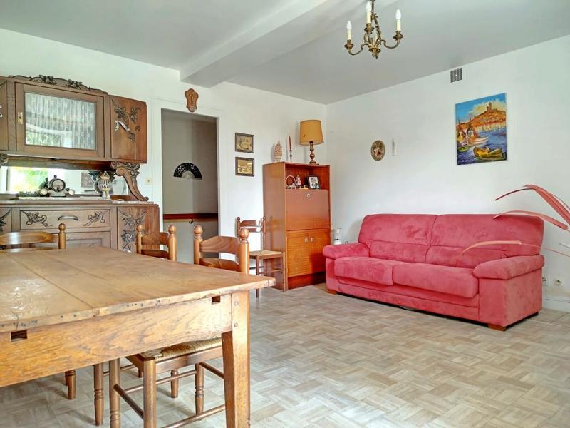 Maison - 222 m² - 8 pièces