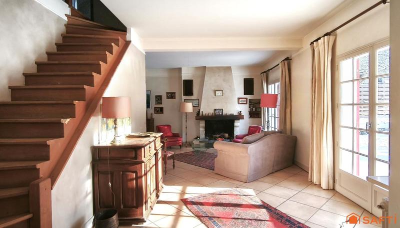 Maison - 179 m² - 9 pièces