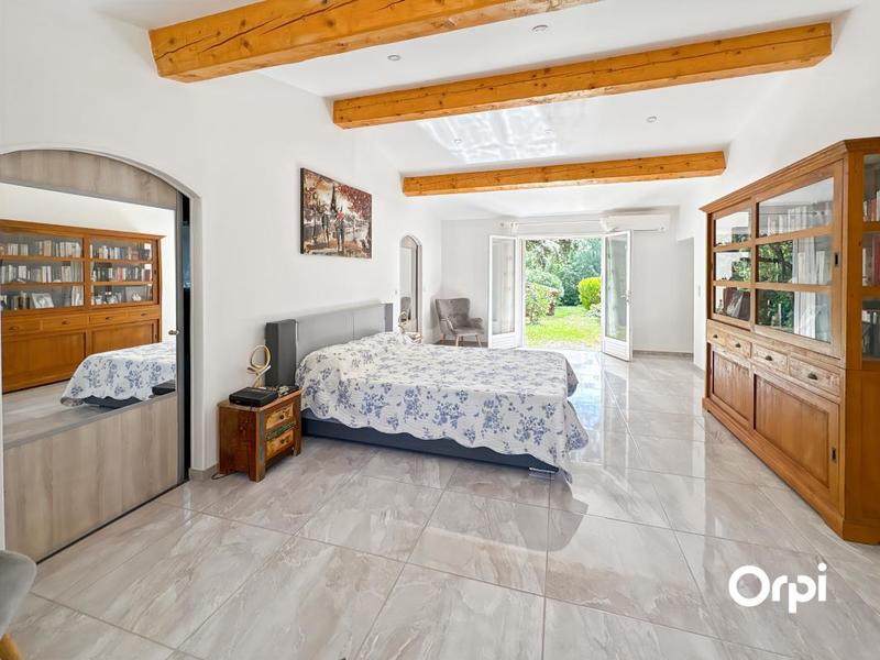 Maison - 211 m² - 6 pièces