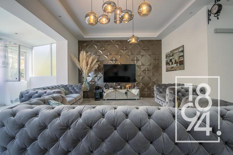 Maison - 180 m² - 5 pièces