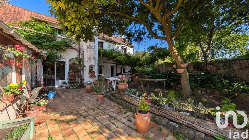 Maison - 210 m² - 8 pièces