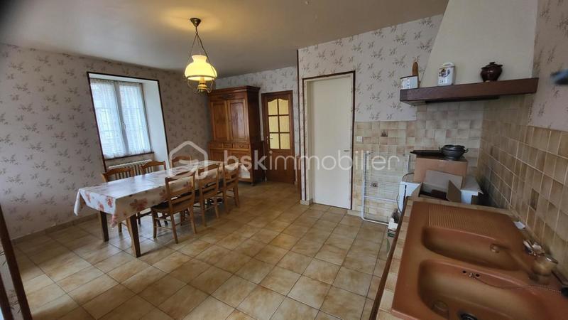 Maison de village - 200 m² - 9 pièces