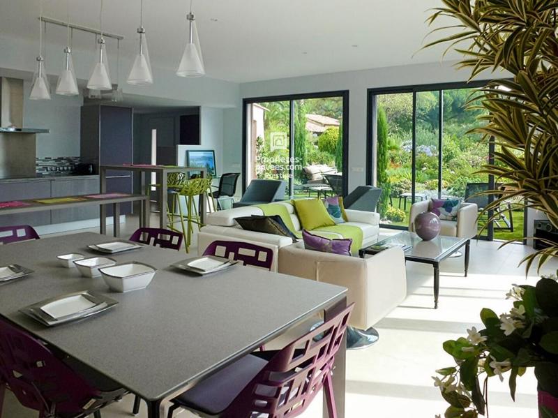 Maison - 372 m² - 10 pièces