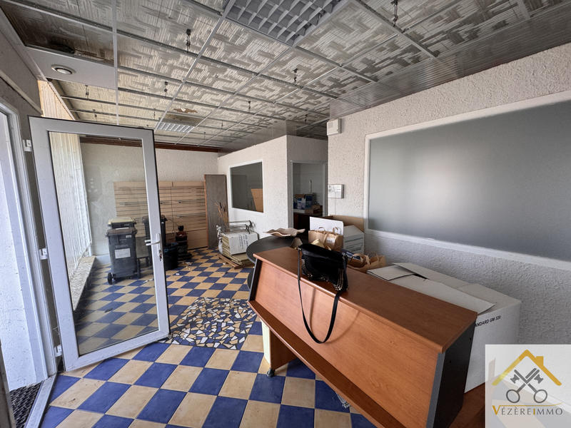 Local commercial - 135 m²
