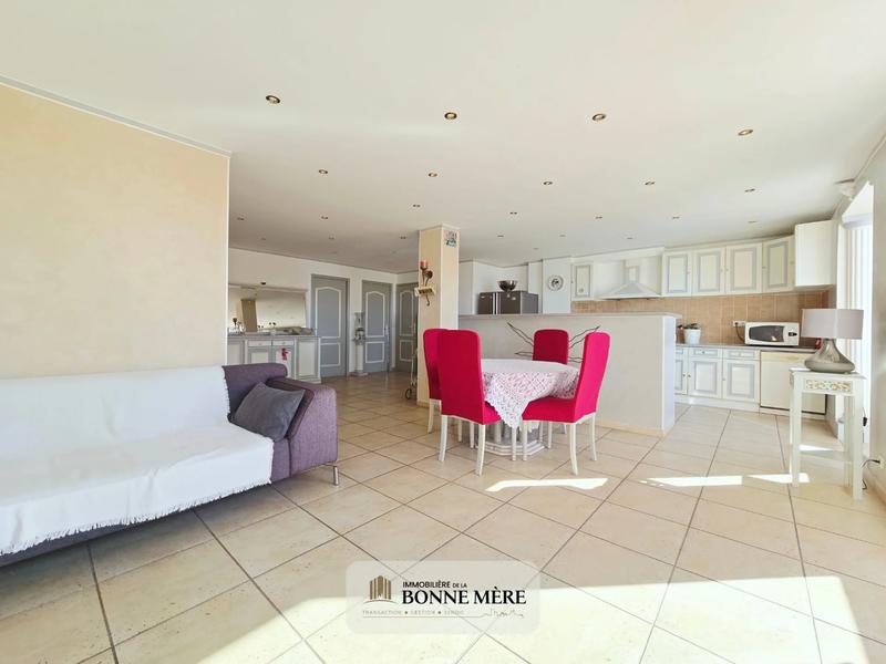 Appartement - 100 m² - 3 pièces