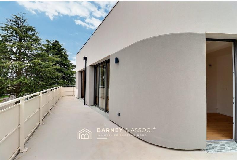 Appartement - 104 m² - 4 pièces