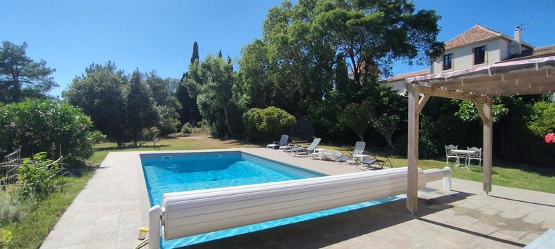 Maison - 409 m² - 17 pièces