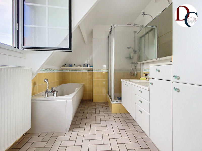 Maison - 193 m² - 7 pièces