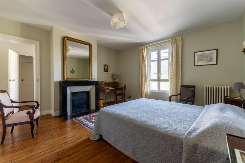 Maison - 346 m² - 10 pièces