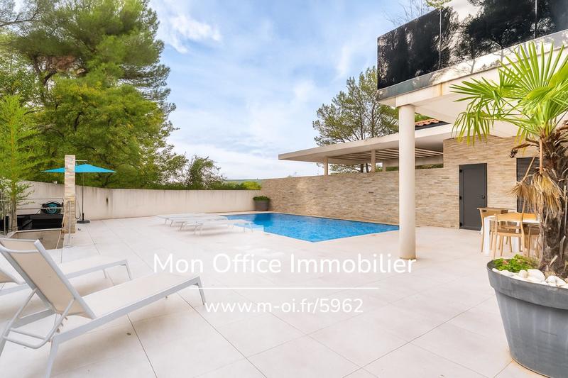 Maison - 180 m² - 5 pièces