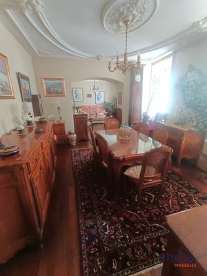 Maison - 180 m² - 7 pièces