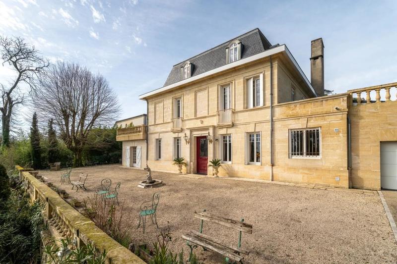 Château - 370 m² - 11 pièces