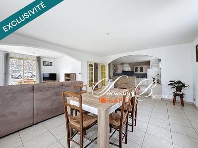 Villa - 270 m² - 9 pièces