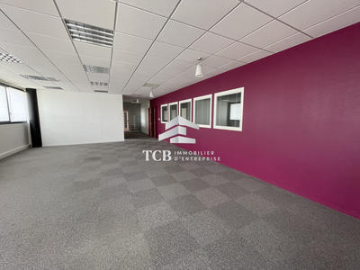 Bureau - 708 m²