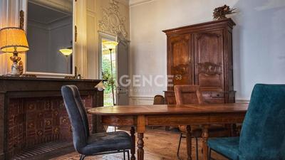 Maison bourgeoise - 340 m² - 12 pièces