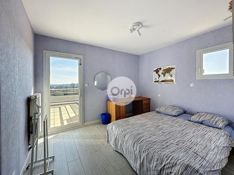 Maison - 210 m² - 7 pièces