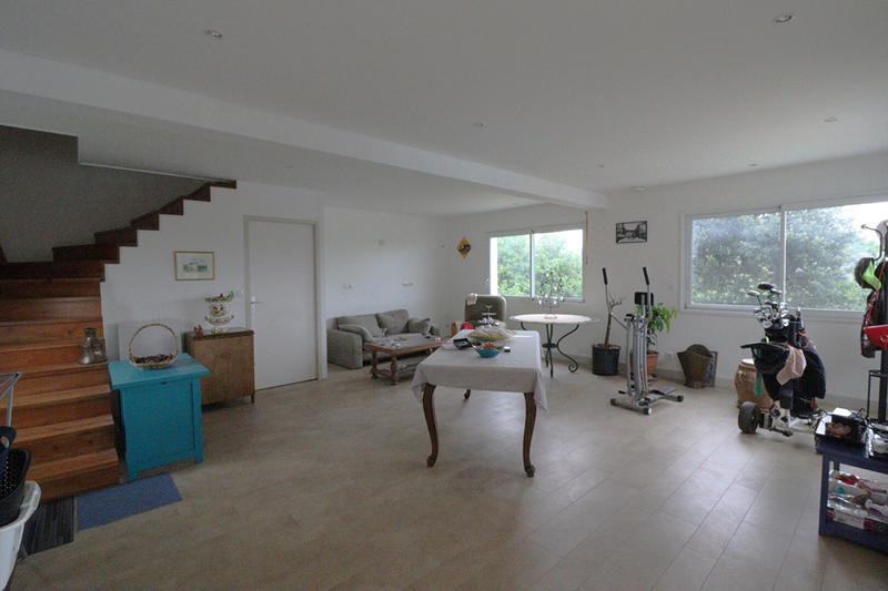 Maison - 265 m² - 10 pièces