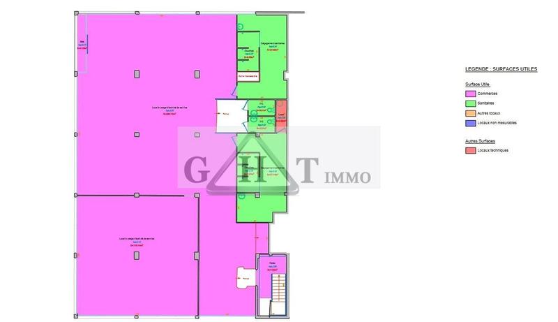 Local commercial - 966 m²